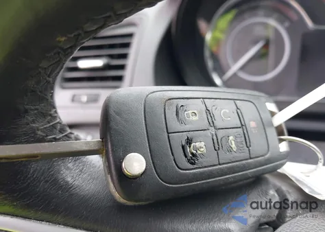 2014 Buick Regal Turbo/E-Assist Premium I z USA, uszkodzony, nr VIN 2G4GN5EX9E9286393